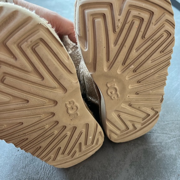 GUC UGG boots - Picture 4 of 7